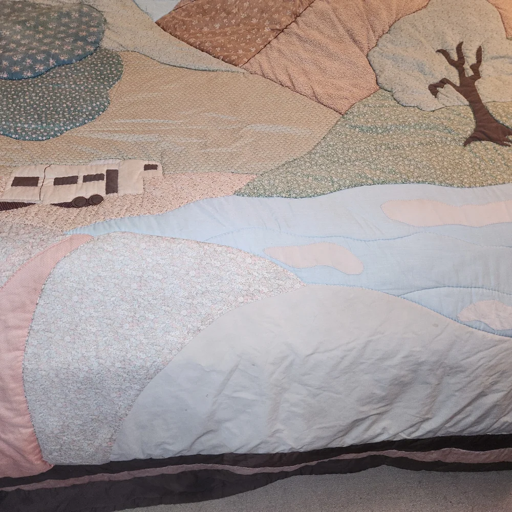Vintage Patchwork Scenic Hand Quilted Blanket Bedspread